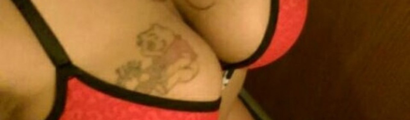 Kayla Kissess