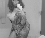 Des Moines Escort Neveah Adult Entertainer in United States, Female Adult Service Provider, American Escort and Companion.