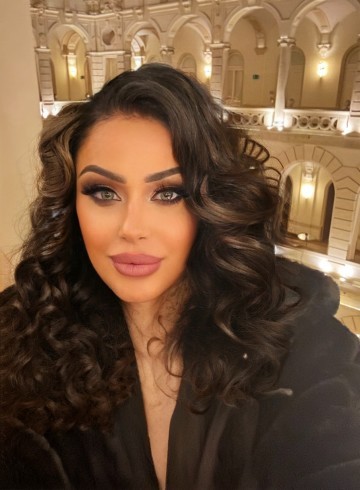 Budapest Escort CF  Exclusive Adult Entertainer in Hungary, Female Adult Service Provider, Escort and Companion.